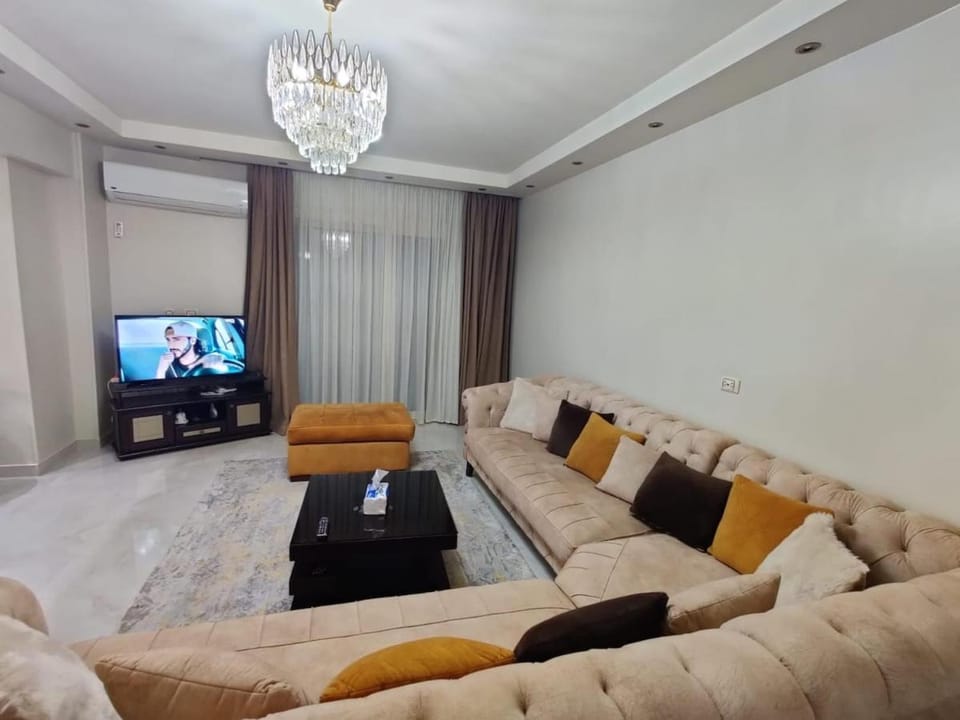 Spacious Luxury Villa near Zayed Park فيلا واسعة و راقية زايد بارك Villa in Egypt