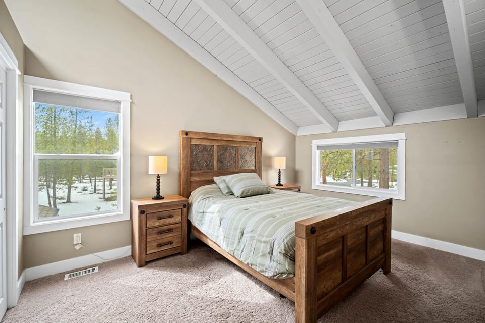 12 Pine Ridge Lane House in Sunriver