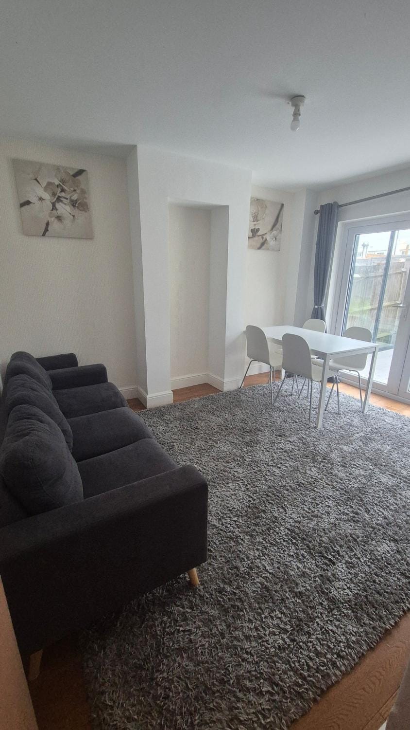 Brooklyn House House in Croydon