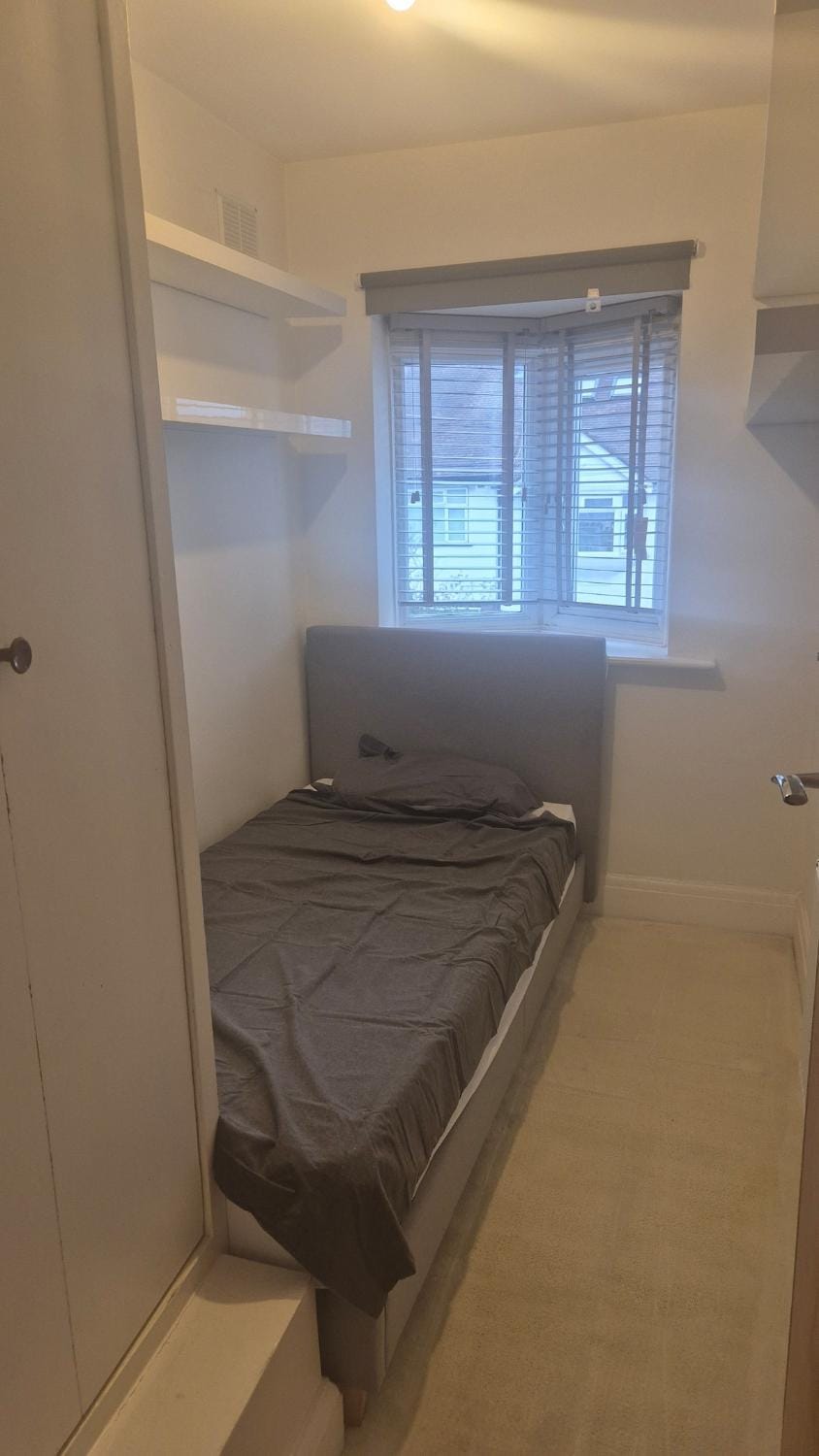 Brooklyn House House in Croydon