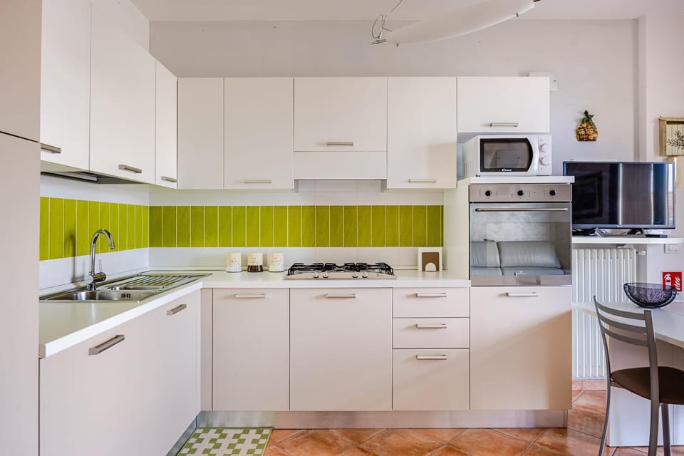 oven, kitchen