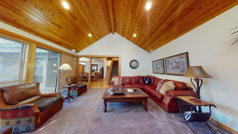 10 Fremont Crossing House in Sunriver