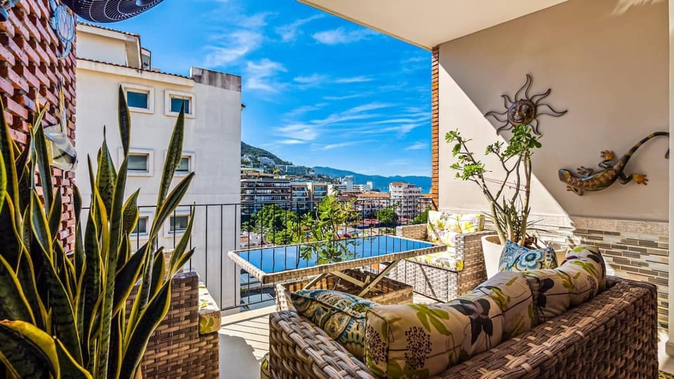 Penthouse Oceanview 1 block Malecon bars shops ZR House in Puerto Vallarta