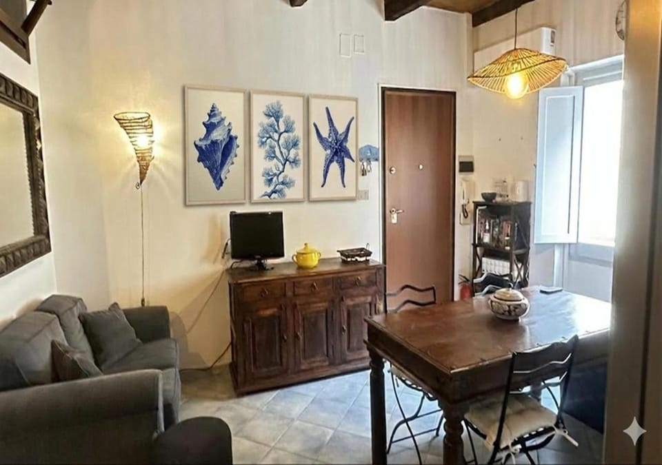 Communal lounge/ TV room, TV and multimedia