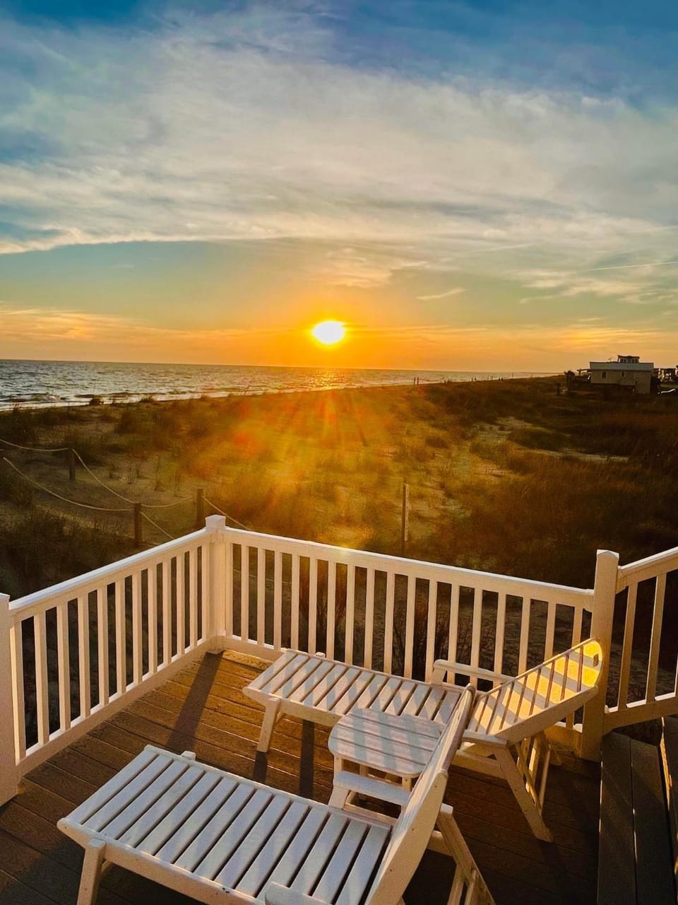 Ocean front,pet friendly,fenced yard House in Oak Island