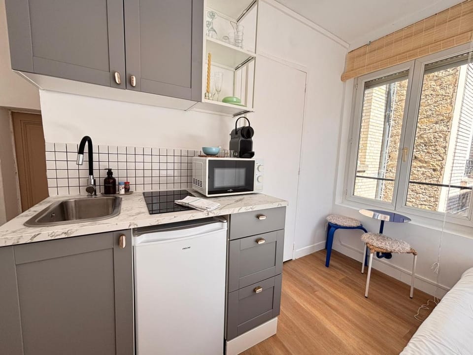 Coffee/tea facilities, Kitchen or kitchenette, microwave