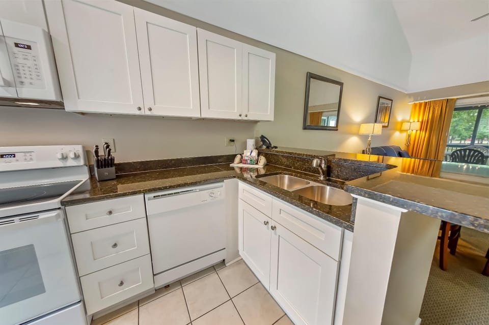 Lakefront Condo with Indoor & Outdoor Pools - New Bern House in Fairfield Harbour