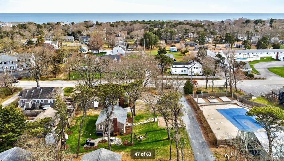 The Coast: Cozy Cape Escape in Dennis Port House in Dennis Port