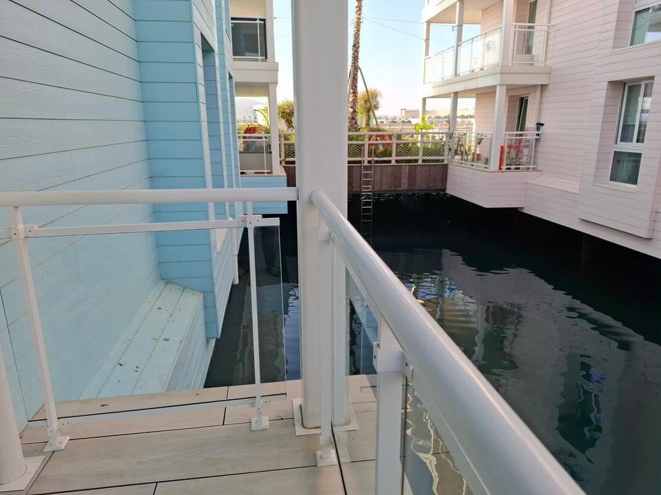 Property building, Day, View (from property/room), Balcony/Terrace, Evening entertainment, Sea view, Sea view