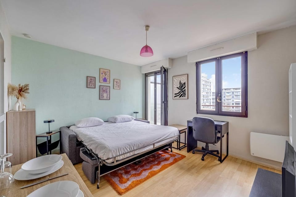 Bed, Photo of the whole room