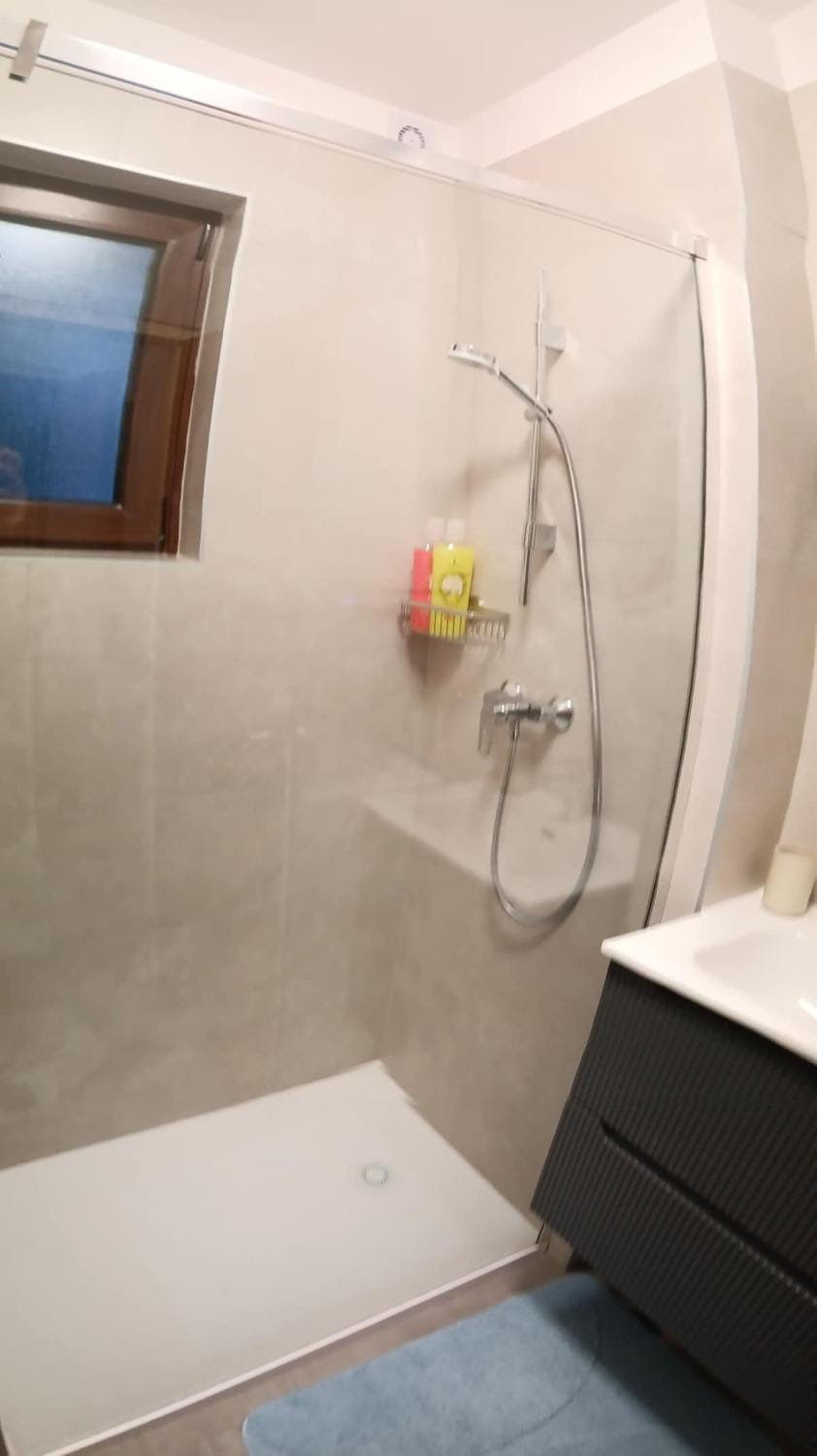 Shower, Bathroom