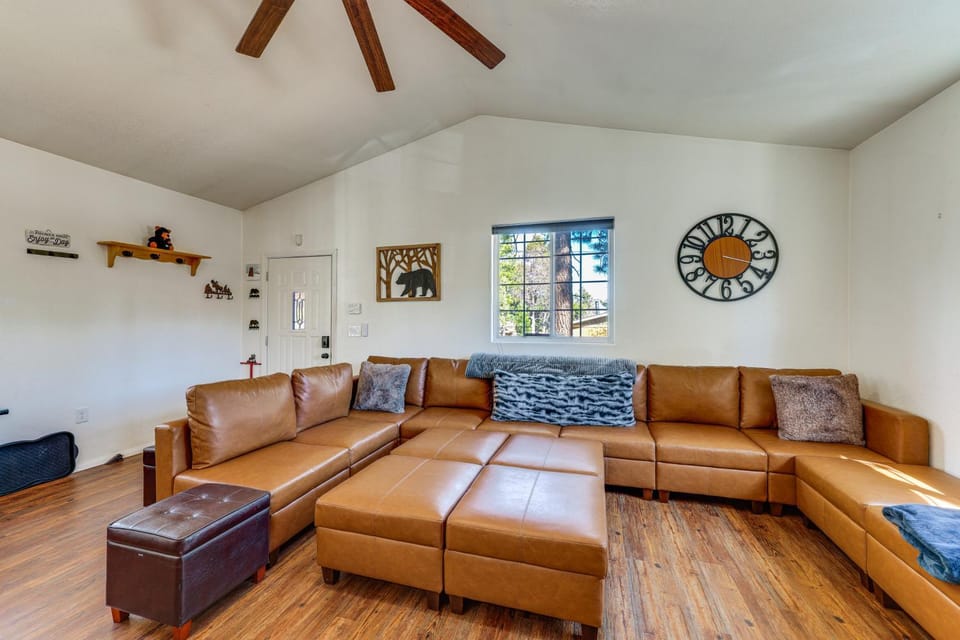 Big Bear Nature Escape! Cabin 7 Mi to Lake Cabin in Southern California