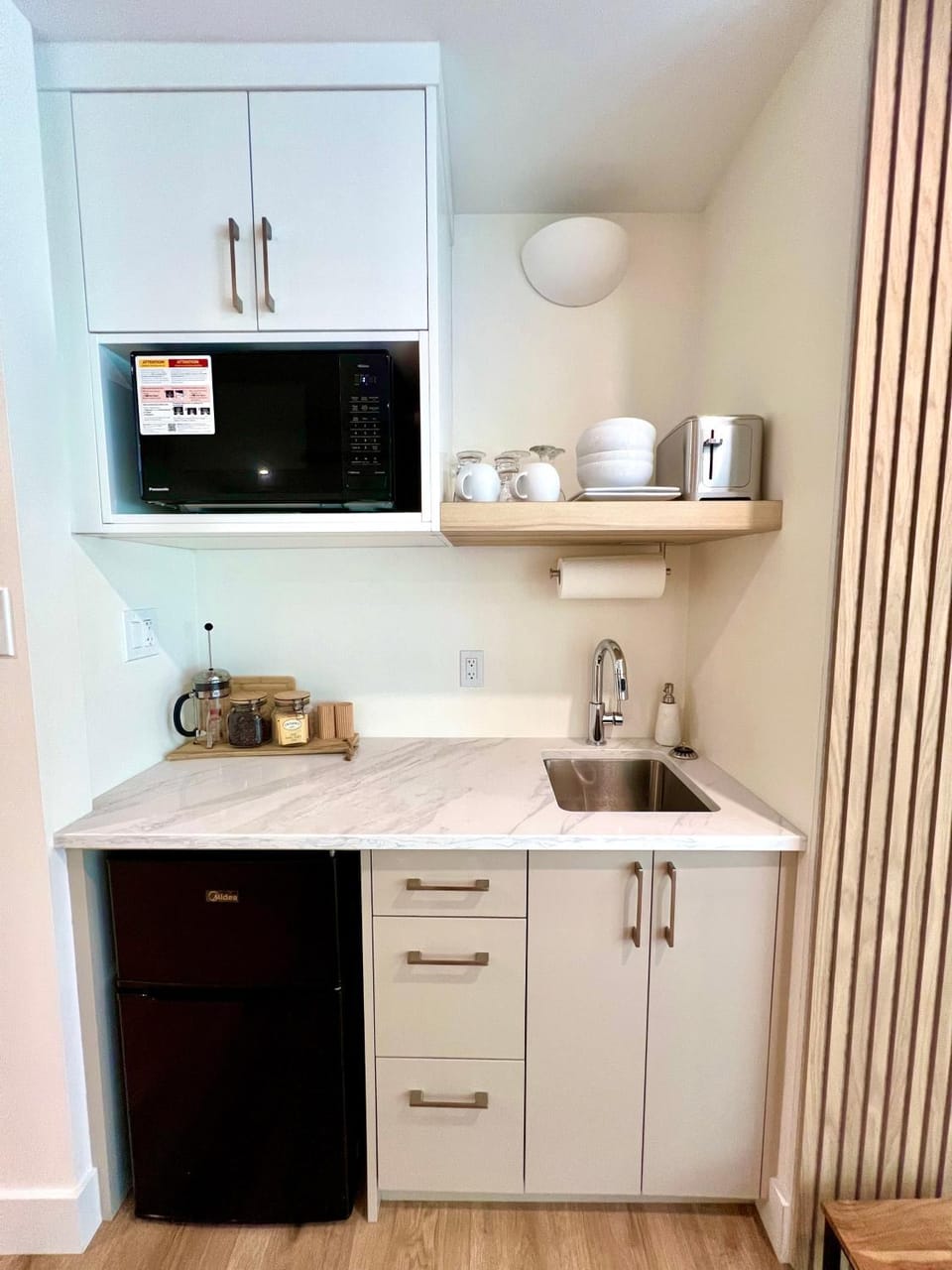 Coffee/tea facilities, Kitchen or kitchenette, microwave, toaster