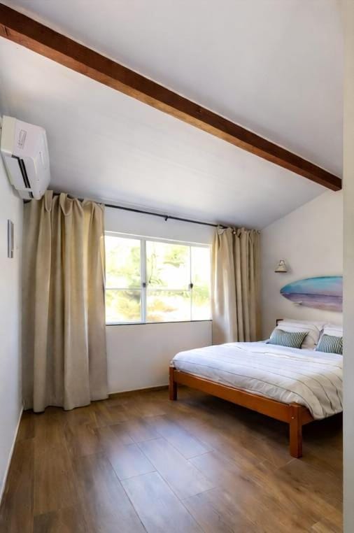Photo of the whole room, Bedroom, air conditioner
