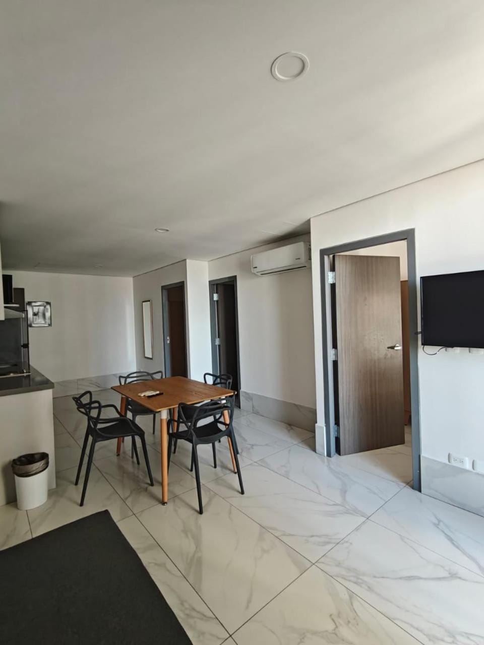 TV and multimedia, Kitchen or kitchenette, Dining area