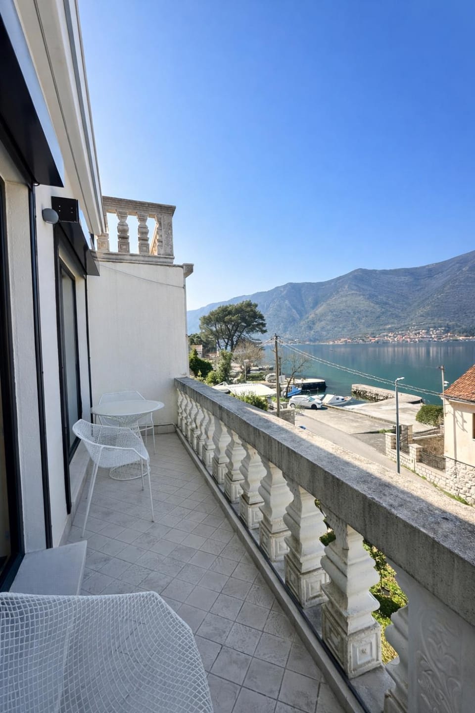 Boka Blue Lotus, Seafront Apartment Apartment in Dobrota