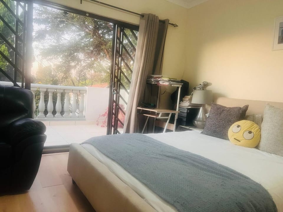 3 bed Cluster home in Sandton House in Sandton