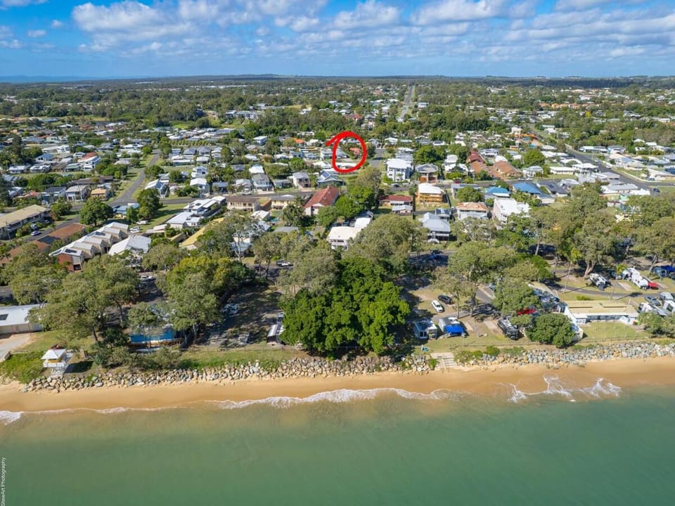 Neighbourhood, Beach