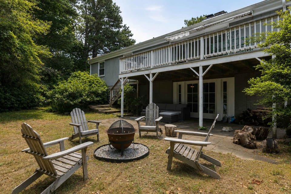 Central AC Game Room Dog-Friendly House in Harwich