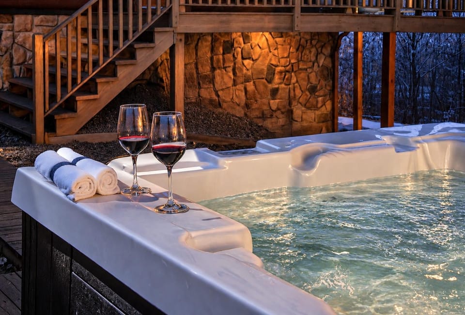 Patio, Hot Tub, Alcoholic drinks, towels