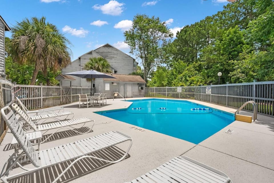 Charming, Peaceful Escape Apartment in Goose Creek