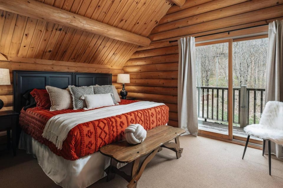 Bed, Natural landscape, View (from property/room), Balcony/Terrace, Bedroom