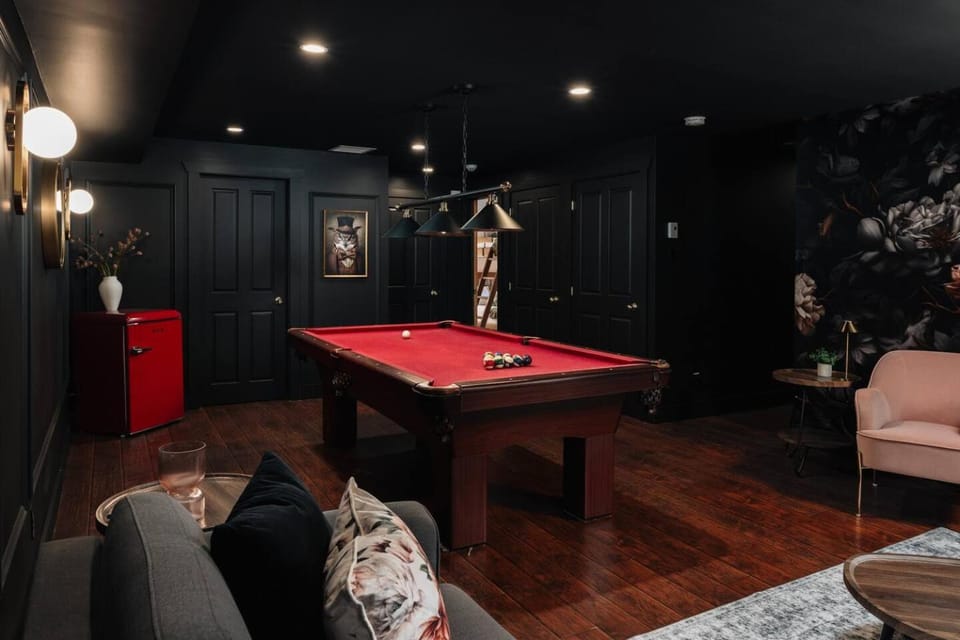 Billiard, Game Room, Lounge or bar, Seating area