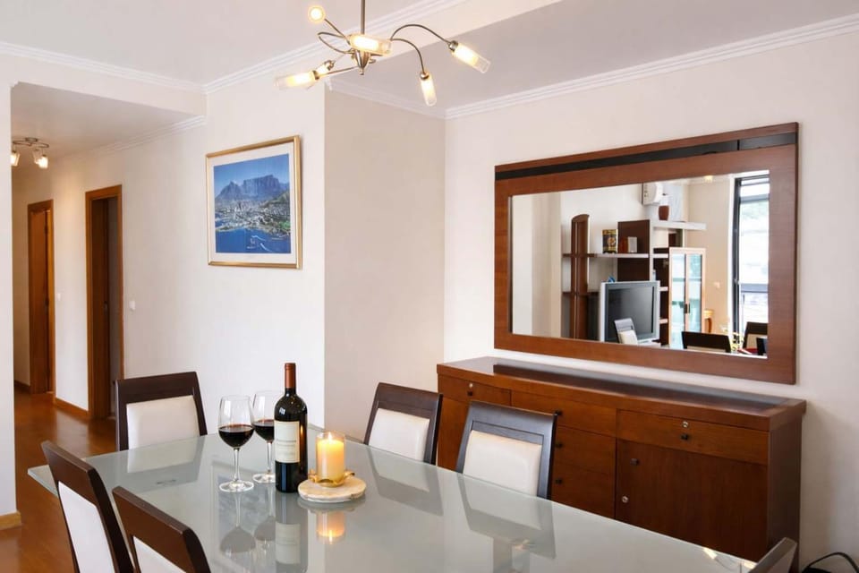 Living room, Dining area, Drinks