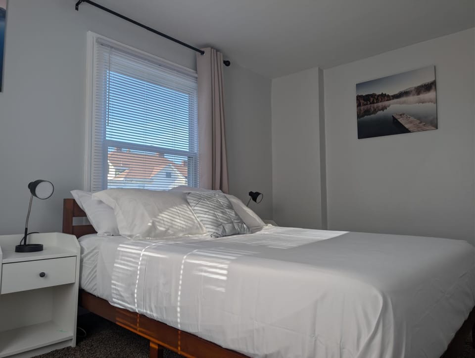 Bed, Photo of the whole room, Bedroom, wardrobe