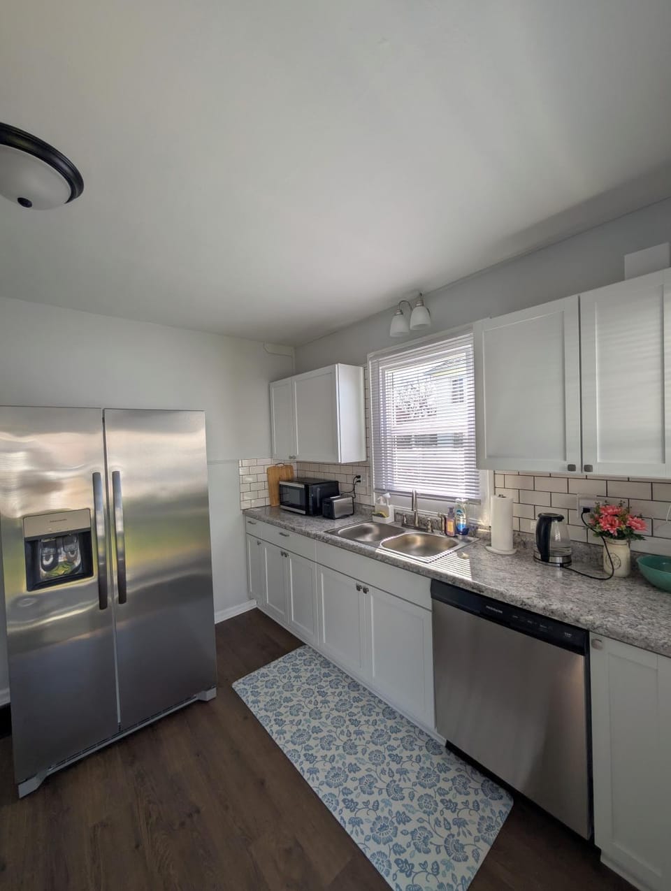 Coffee/tea facilities, Kitchen or kitchenette, dishwasher, internet, microwave, oven, stove, toaster