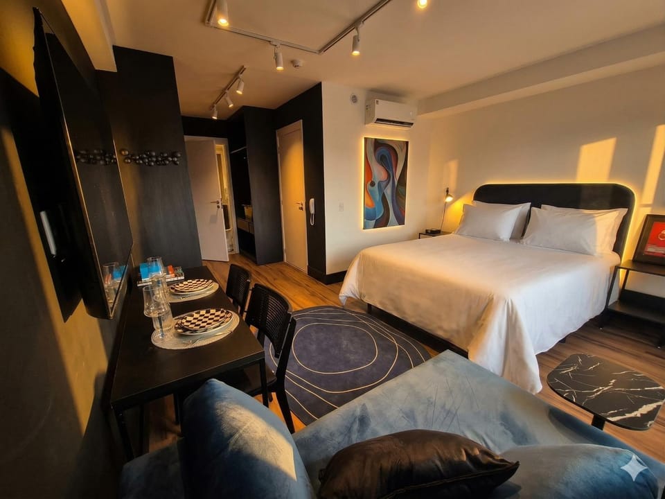 Photo of the whole room, Bedroom, Pets