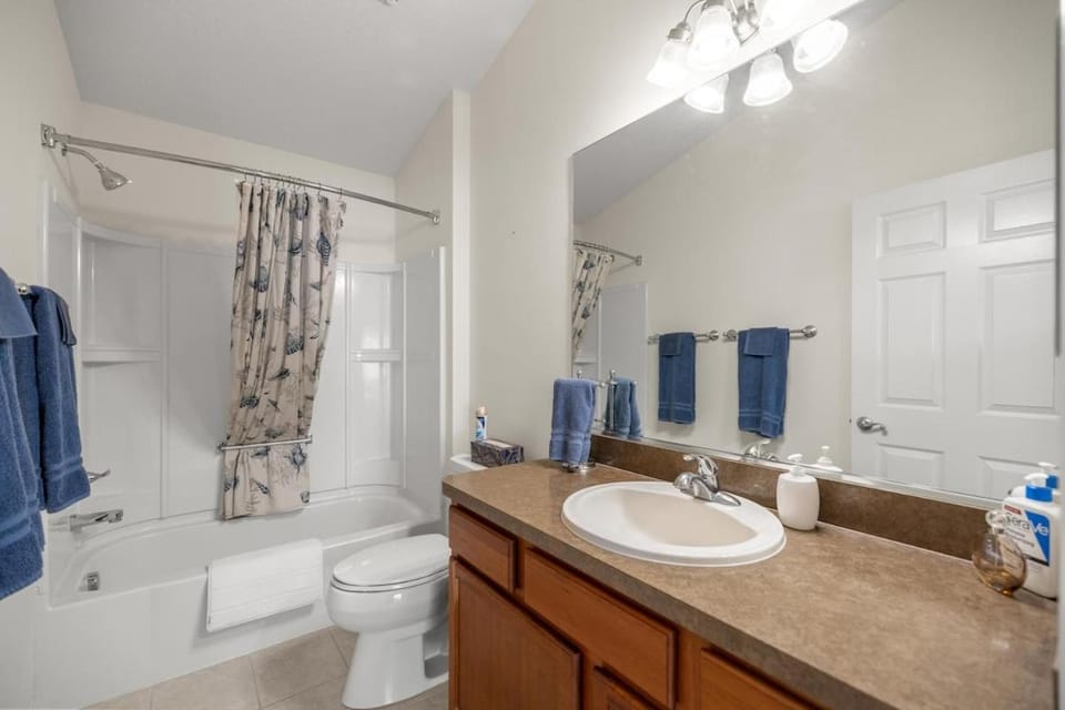 Spacious 2BR Mins to Brownwood & Lake Sumter House in The Villages