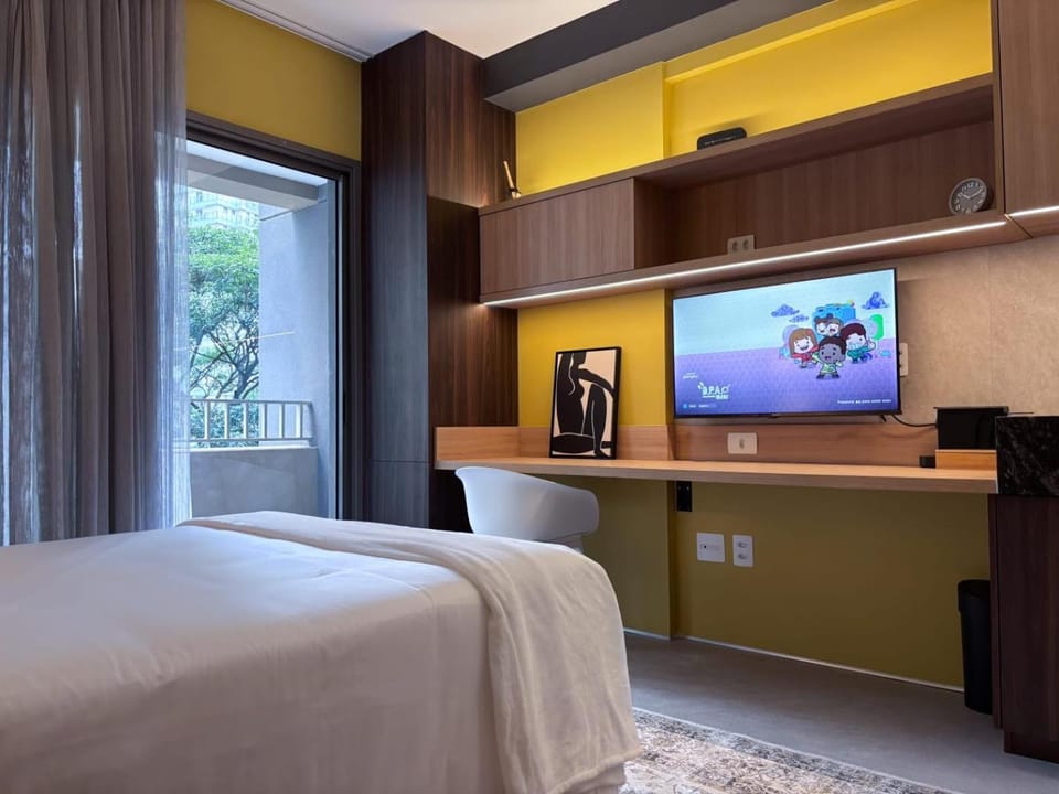 Communal lounge/ TV room, Bed, TV and multimedia, Photo of the whole room, Bedroom