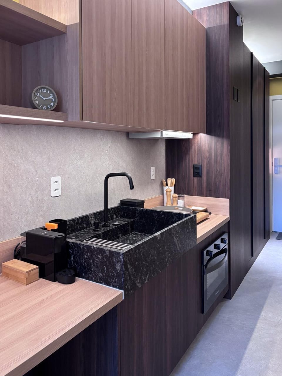 Kitchen or kitchenette, kitchen, kitchen