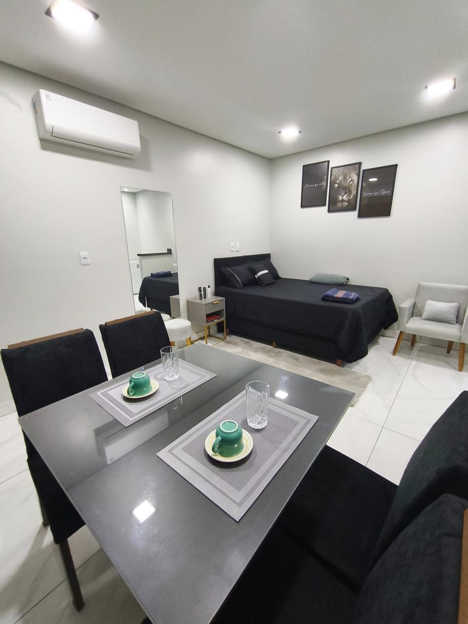Micro Casa 22m2 Localização Estratégica em Londrina e Cambé House in Londrina