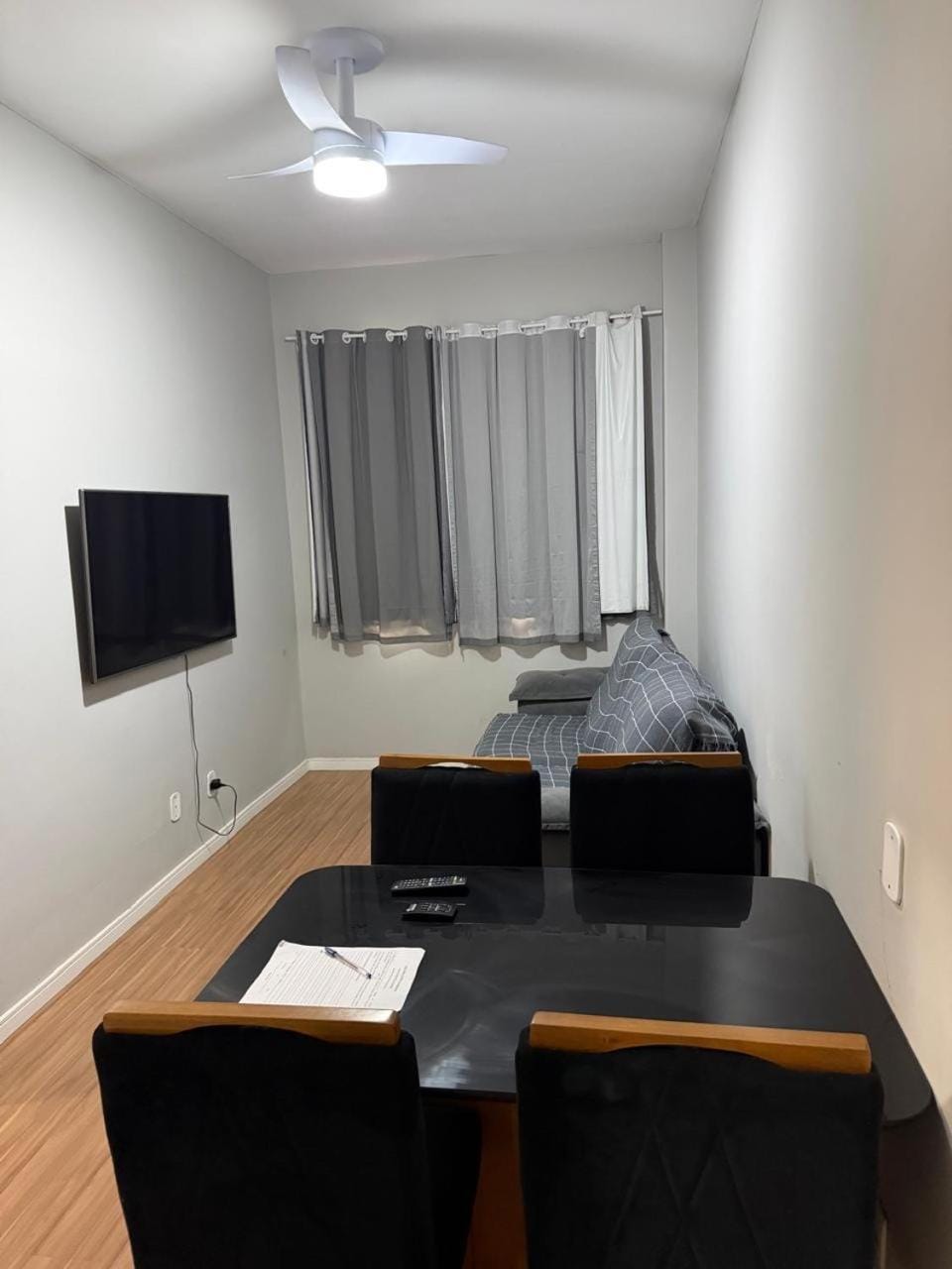 1-bedroom apartment in Copacabana, one block from the beach Apartment in Rio de Janeiro