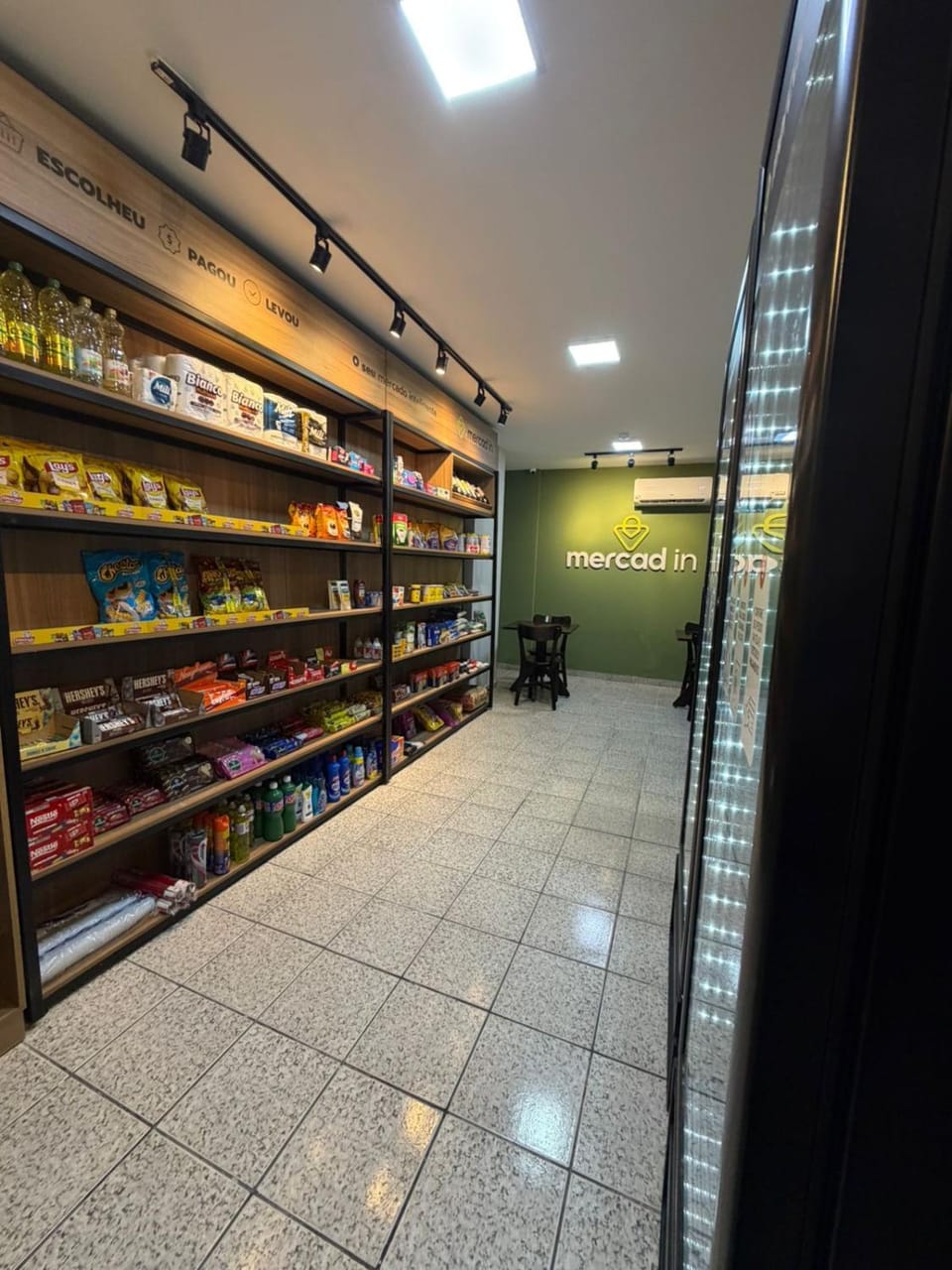Supermarket/grocery shop