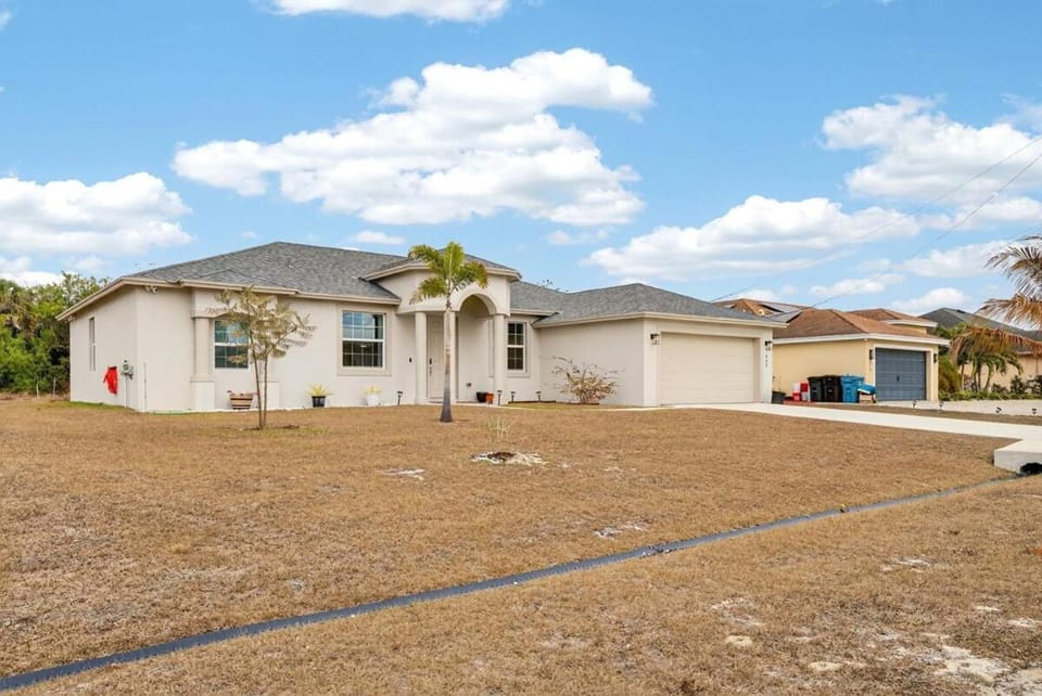 Property building, Garden, Garden, Garden view