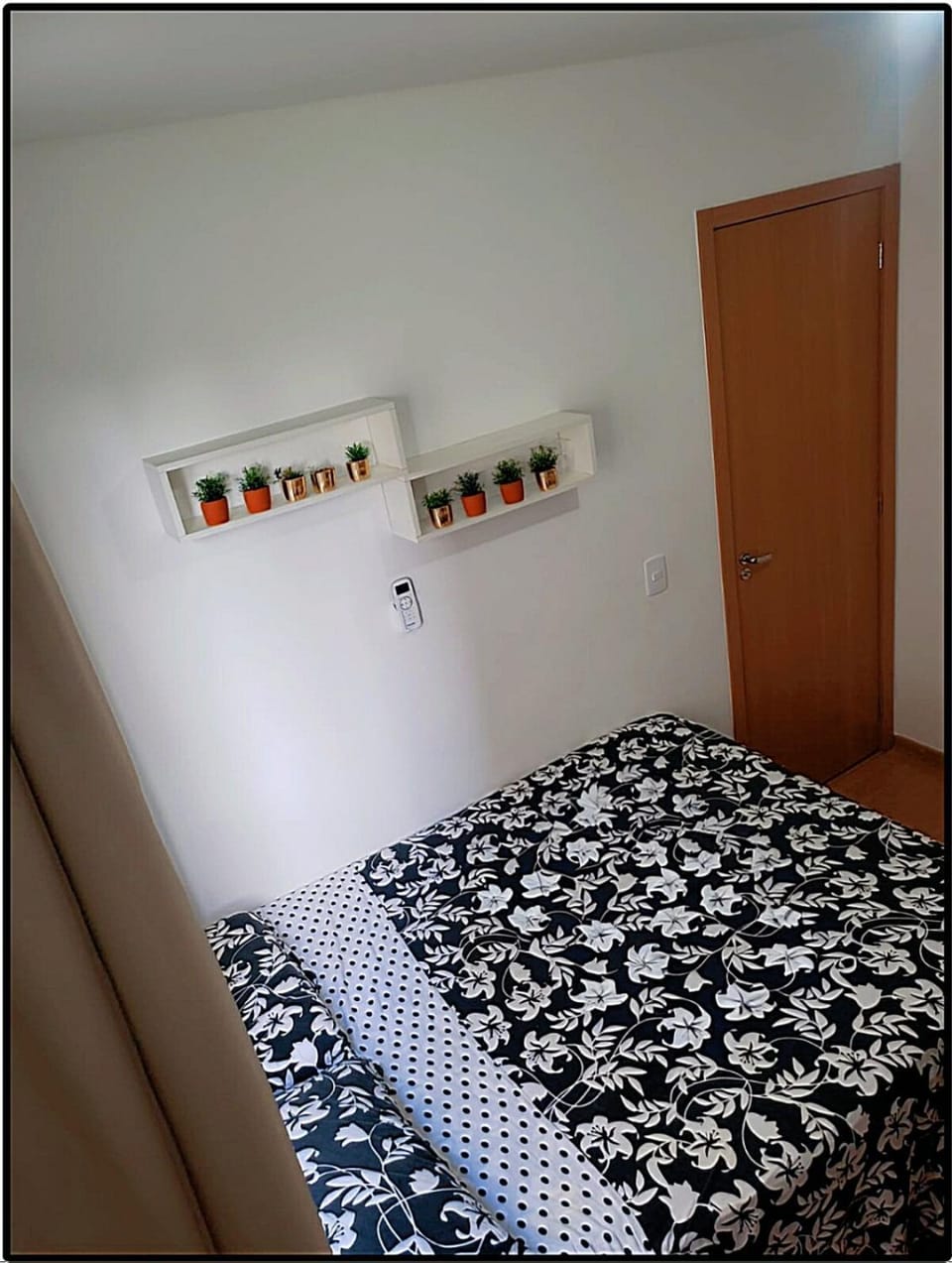 Bed, Photo of the whole room, Bedroom, air conditioner