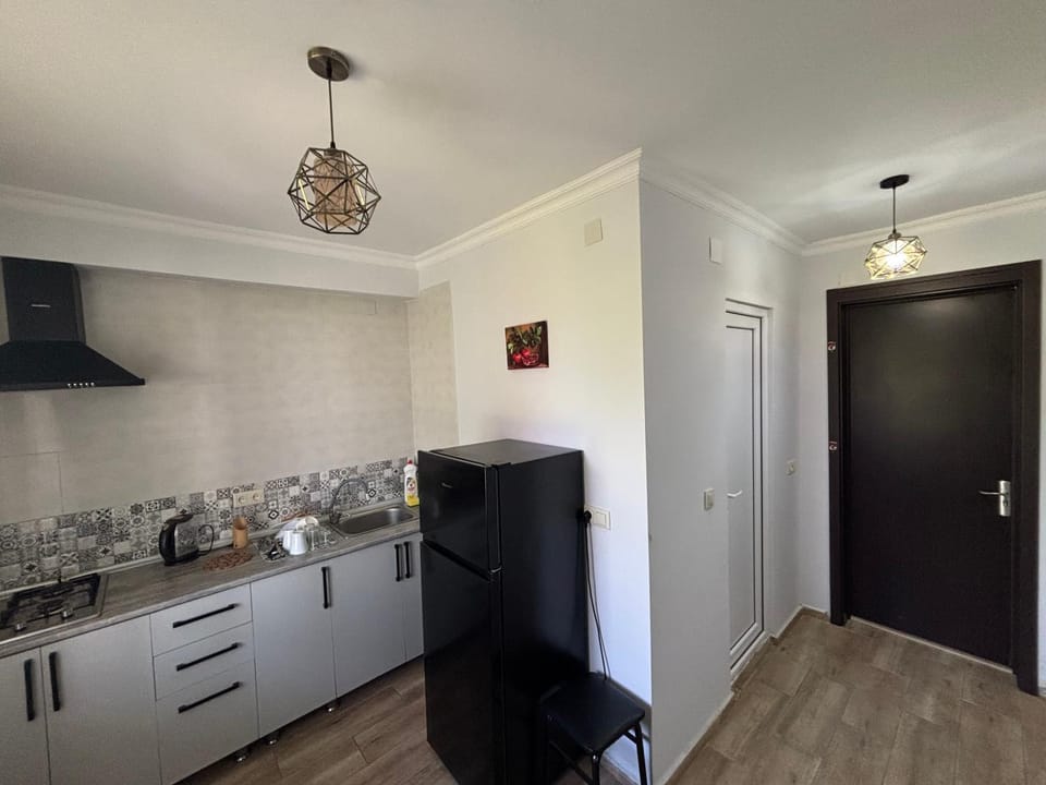 Kitchen or kitchenette, pet friendly, stove