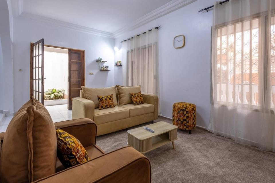 Peaceful oasis, low-rise house, Yoff Beach Apartment in Dakar