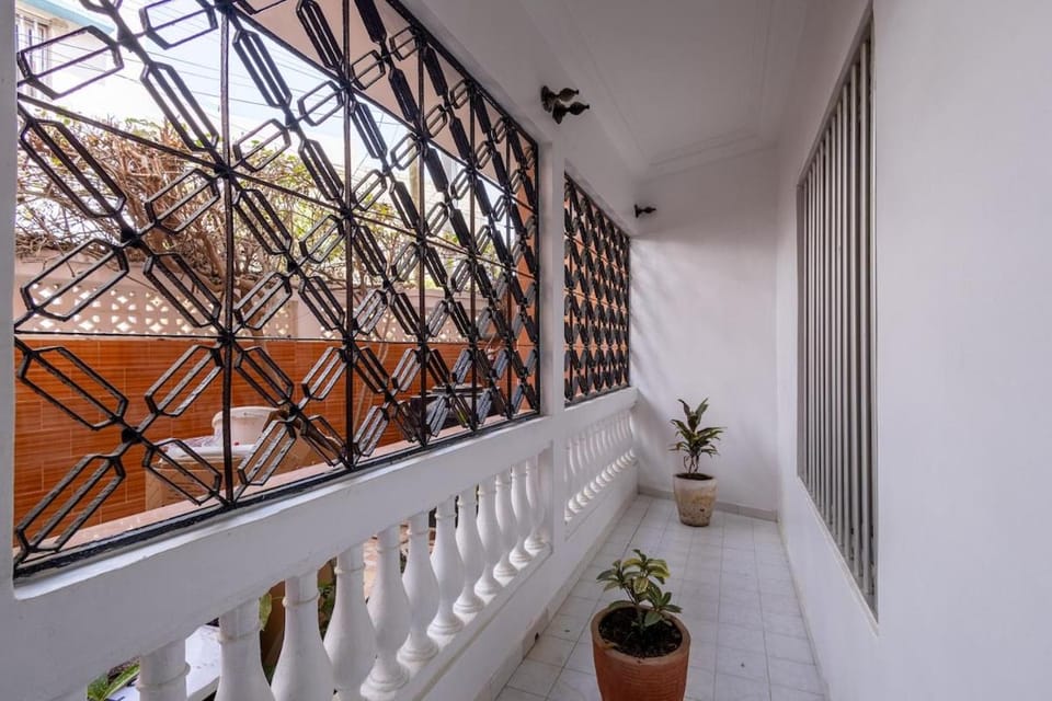 Peaceful oasis, low-rise house, Yoff Beach Apartment in Dakar