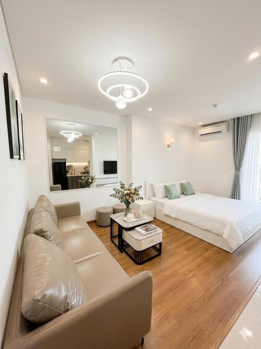 Bed, TV and multimedia, Living room, Photo of the whole room, Bedroom
