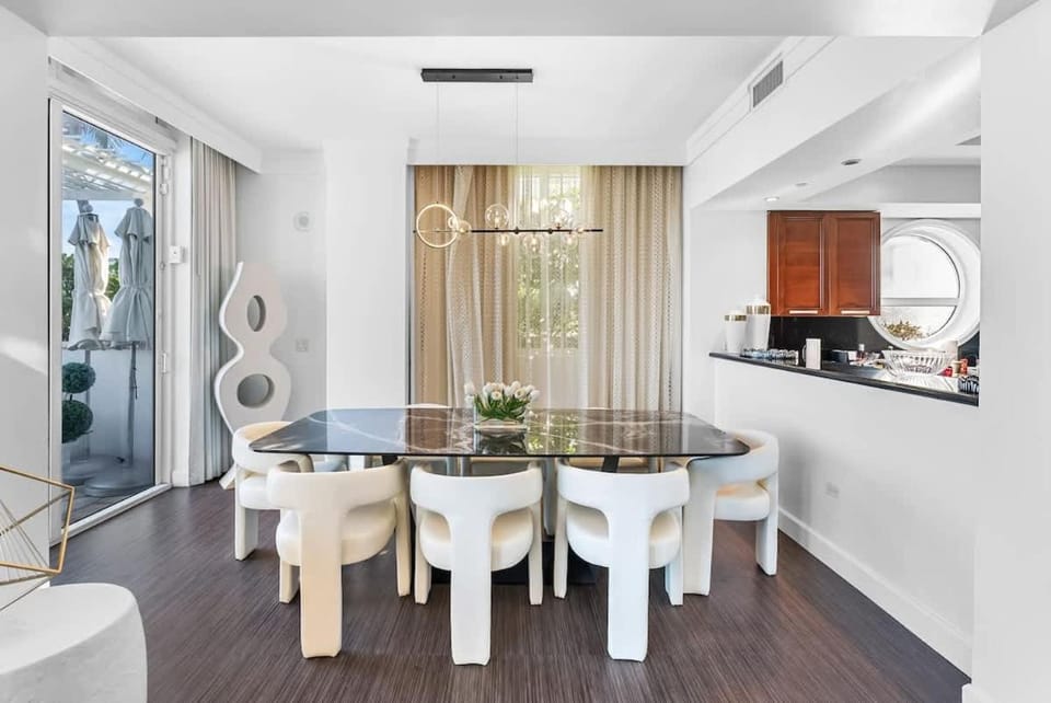 Fontainbleau Ocean View Terrace Spa plus Private Pool House in Miami Beach