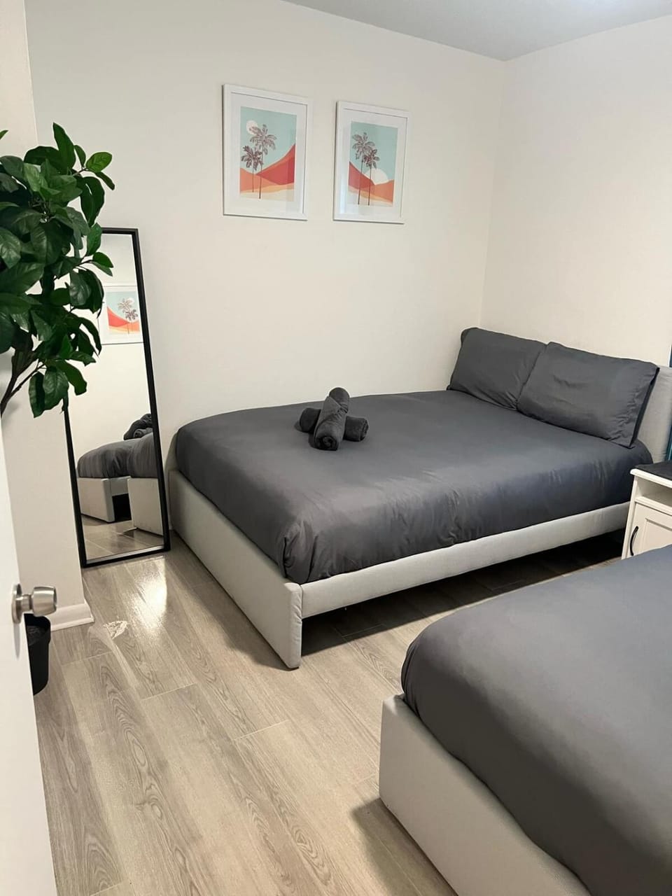 Modern Industrial Minutes to Universal Studios Apartment in Orlando