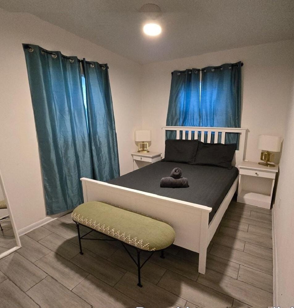 Modern Industrial Minutes to Universal Studios Apartment in Orlando