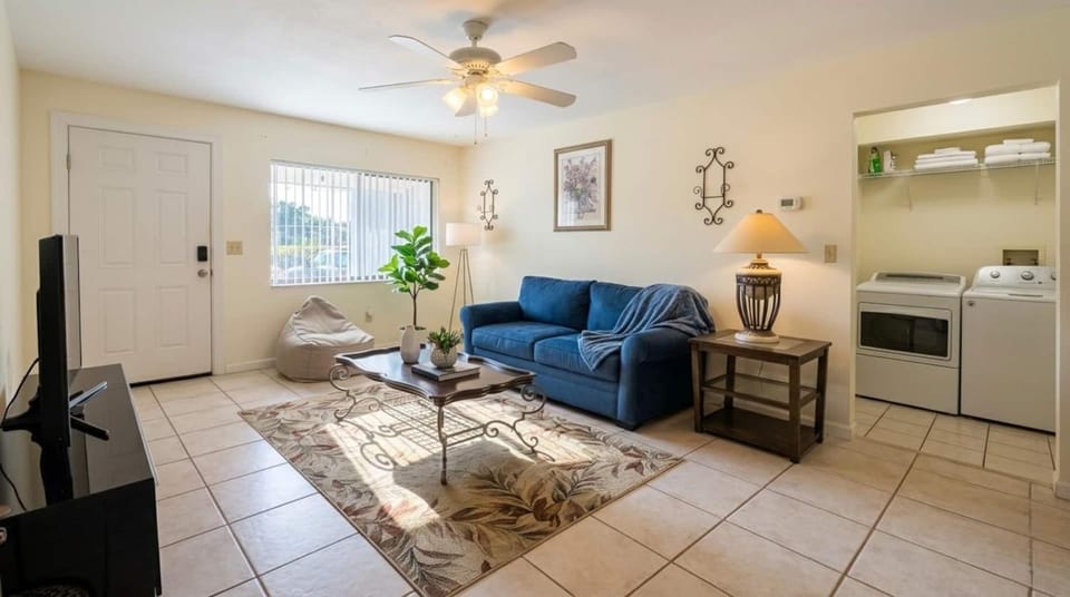 Living room, Seating area, pet friendly