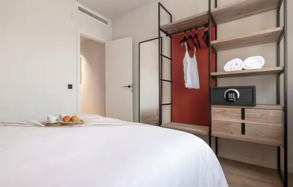 Bed, Photo of the whole room, Bedroom, towels, wardrobe
