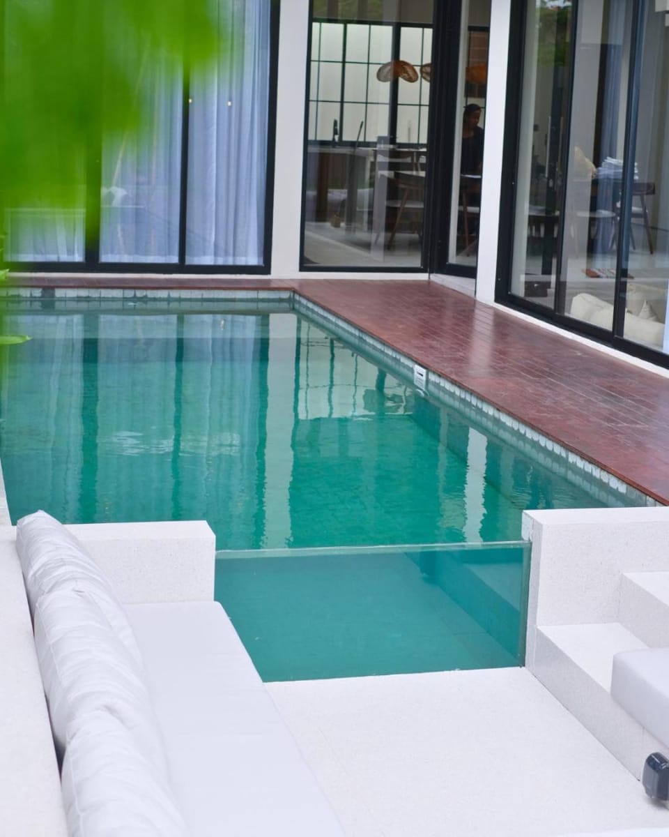 Ocean Breeze Villa - 3 BR ocean view Villa in Bali