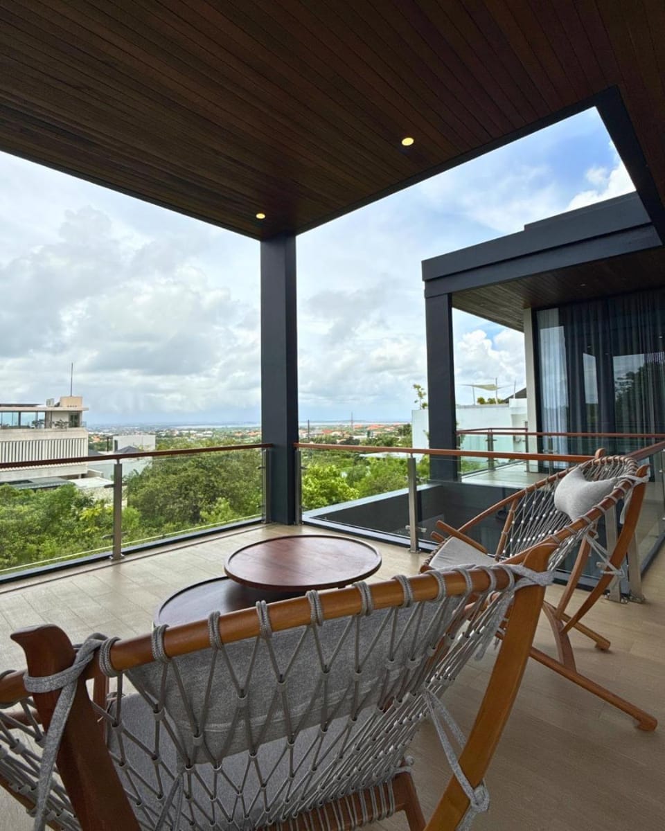 Ocean Breeze Villa - 3 BR ocean view Villa in Bali